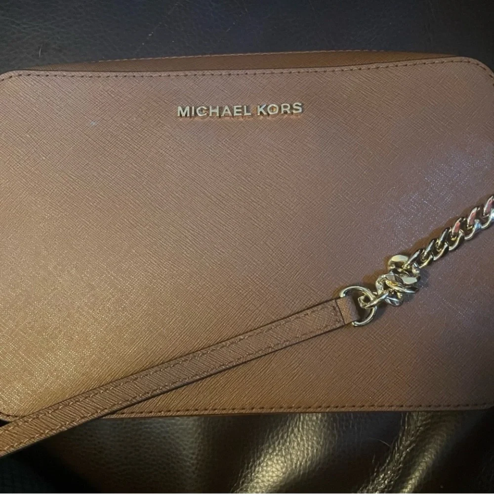 EUC / NWOT Michael Kors Brown Crossbody Bag